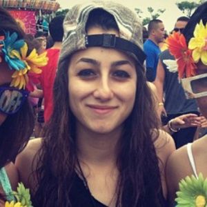 Meet your Posher, Vittoria